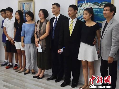 马鹤萱油画作品展北京开幕