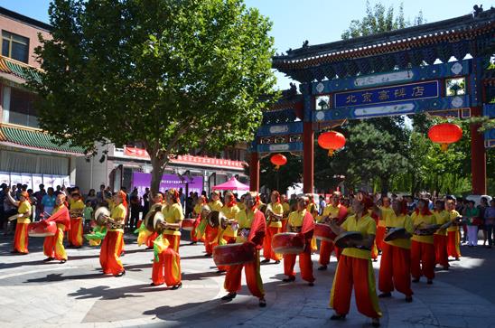 �����߱����׽��й��黭��������Ļ