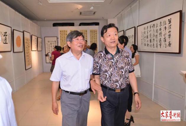 ���ú�ī��-�ɸڷ塢��ï�����һ�鷨չ���ػʵ���Ļ