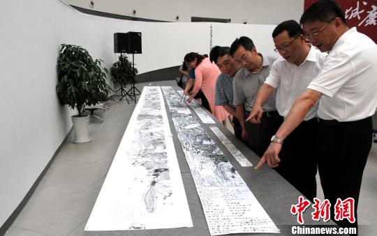 国画长卷《扬州胜迹图》亮相 扬州市档案馆收藏