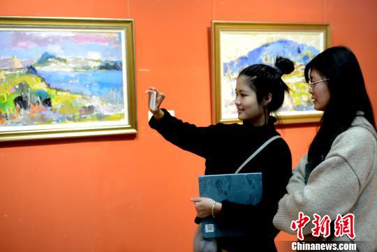 两岸画家画福建油画写生作品展福州启幕