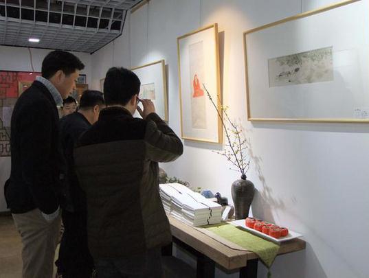 容社迎新首届精品展在郑展出