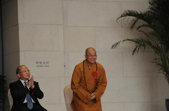 星云大师捐赠北齐佛首仪式在国博举行