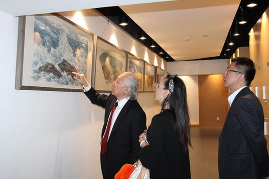 唐风美术馆“沧海潮音——海洋画派创始人宋明远作品展”开幕