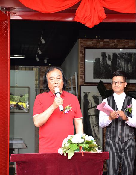 中国文化艺术品行业协会筹委会胡月明先生致词