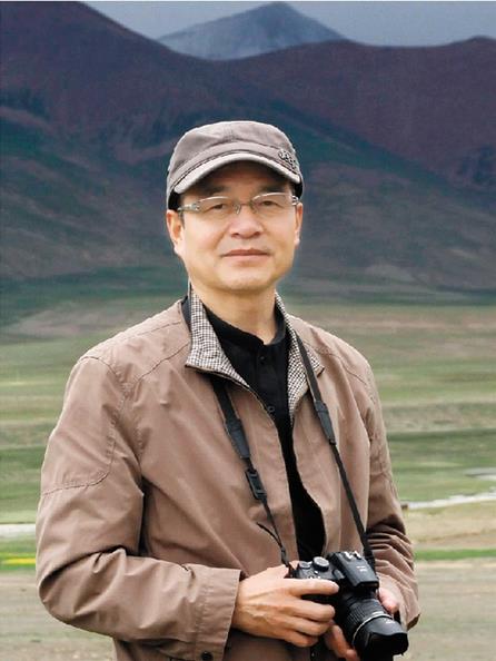 �����
