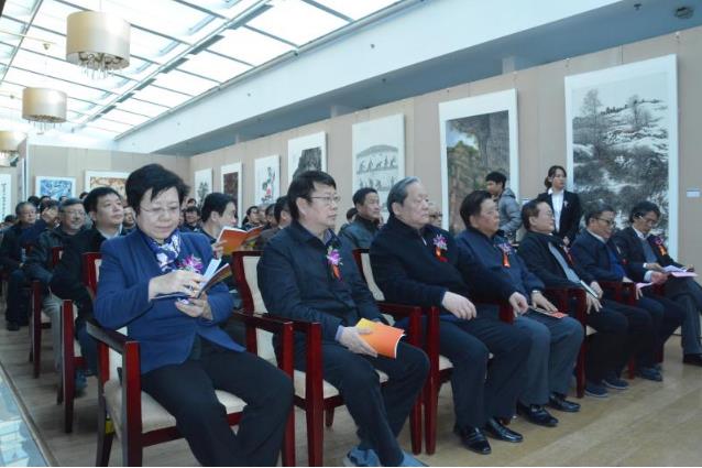ɫ̫�� �������塪����̨���黭��Ʒ����չ�ɹ��ٰ�