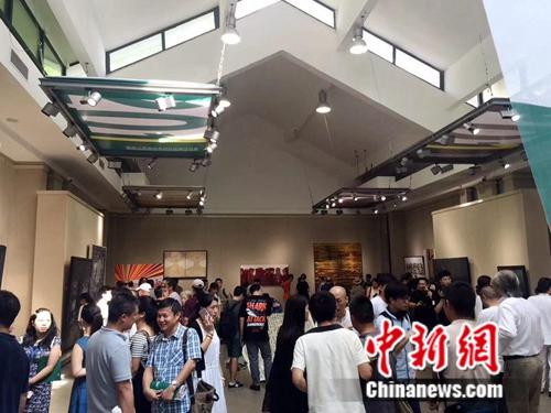 首届江西省综合材料绘画作品展亮相九江美术馆