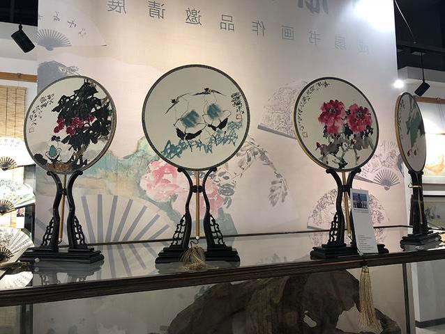 ���ط纲�ϡ� �����黭��Ʒ����չ