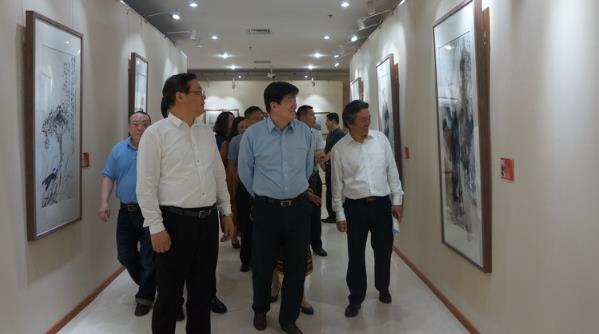 ���й������й�����������С�д��չ�ھ���Ļ