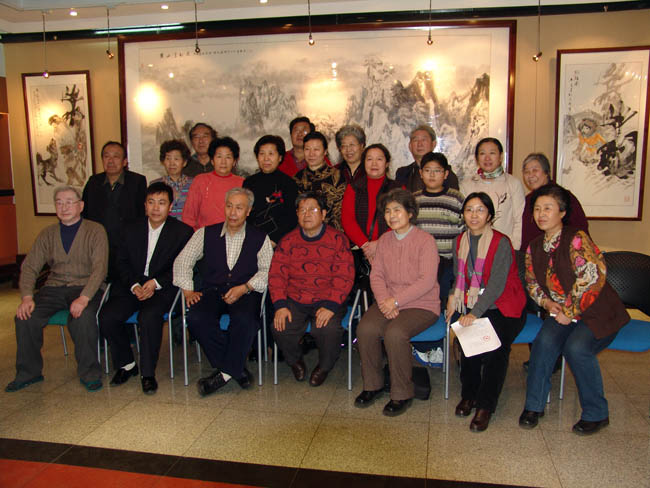 2006年于志学和长春冰雪画会成员合影（二排左3为作者）.JPG